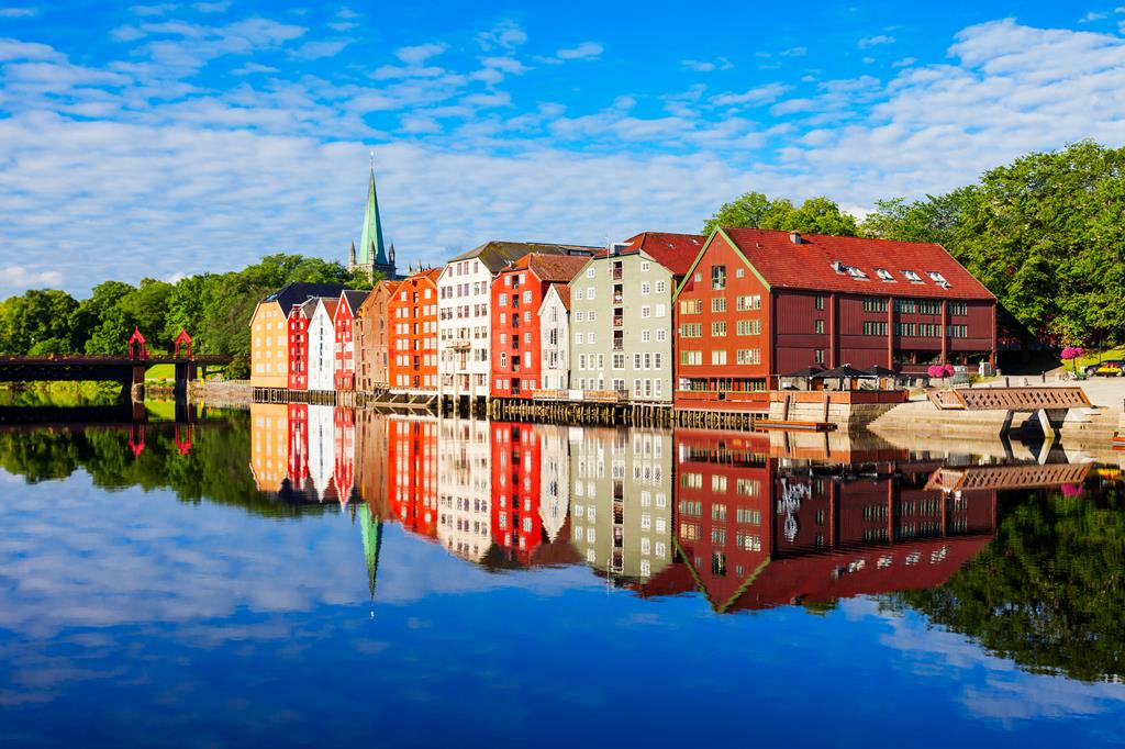 12-daagse cruise Noord Europa met Mein Schiff Relax En Ontdek Noorwegen. Je Vaart Naar Het Kleurrijke Ålesund – afbeelding 5
