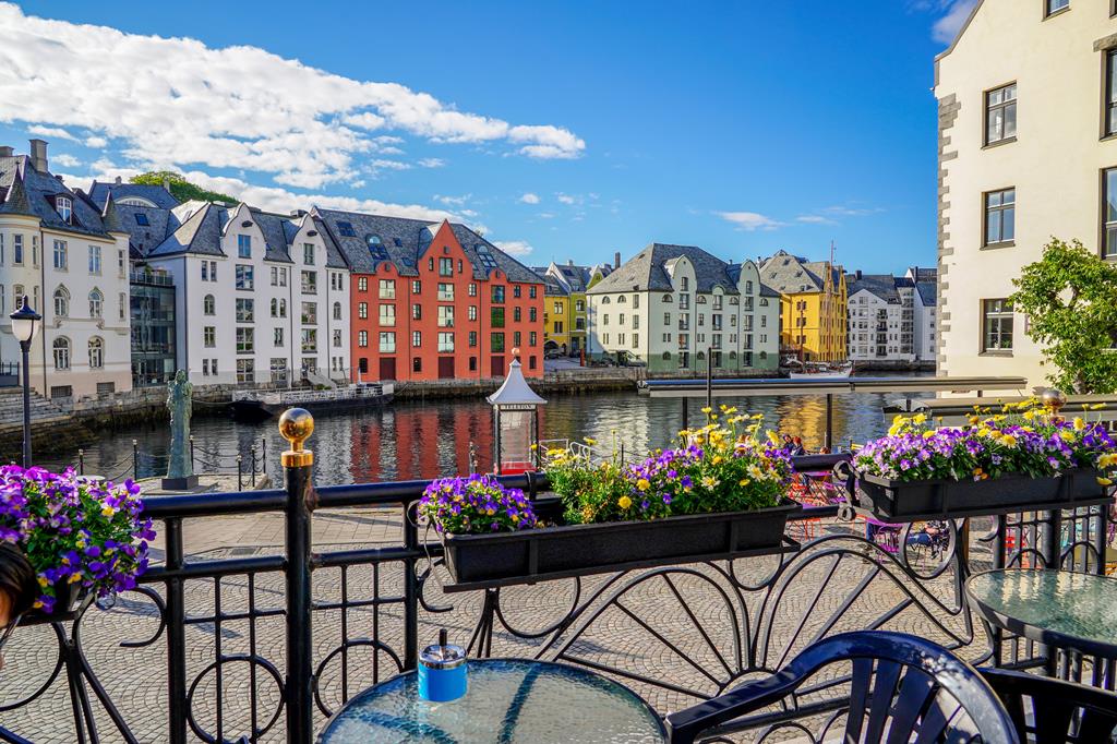 12-daagse cruise Noord Europa met Msc Preziosa En Ontdek De Ongerepte Schoonheid Van De Noorse Kust. Vanuit Hamburg Vaar Je Langs Diepe Fjorden – afbeelding 5