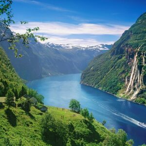 13-daagse cruise Noord Europa met Mein Schiff 2 En Ontdek De Spectaculaire Natuur Van Noorwegen. Vanuit Bremerhaven Vaar Je Langs Imposante Fjorden – afbeelding 1