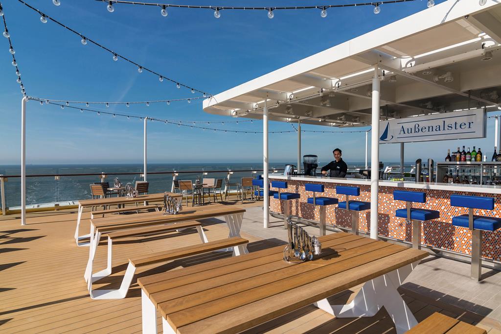 15-daagse cruise Noord Europa met Mein Schiff 3 Vanuit Bremerhaven Neemt Je Mee Naar De Meest Spectaculaire Plekken. Ontdek Akureyri – afbeelding 4
