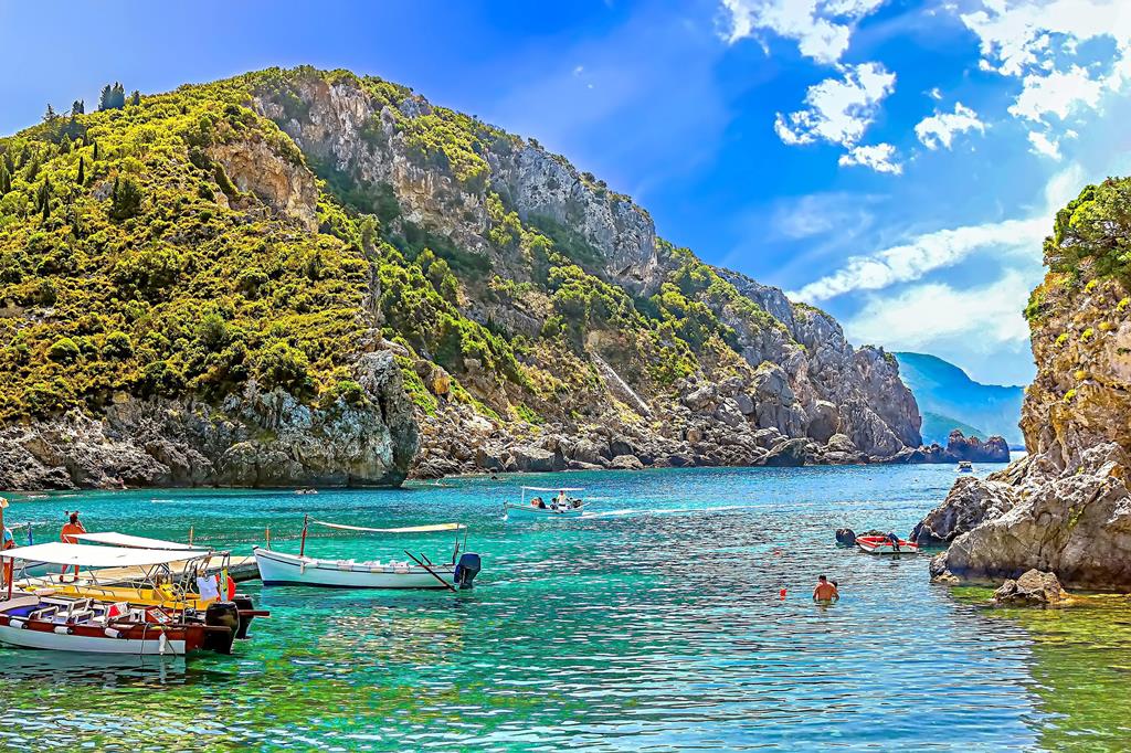 8-daagse cruise Oost Middellandse Zee met Mein Schiff 4 Neemt Je Mee Langs Enkele Van De Mooiste Parels Van Zuid Europa. Vanuit Triëst Vaar Je Naar De Adembenemende Baai Van Kotor – afbeelding 1