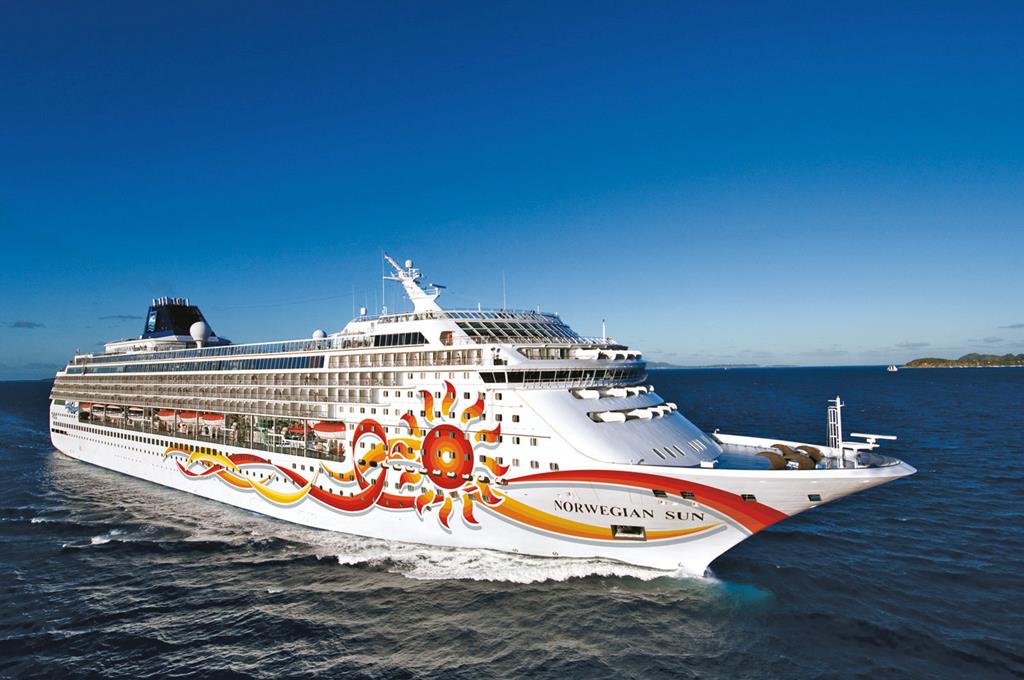 8-daagse cruise Oost Middellandse Zee met Norwegian Sun Ontdek Je Adembenemende Bestemmingen Die Je Hart Sneller Doen Kloppen. Verken Het Sprookjesachtige Kotor In Montenegro – afbeelding 2