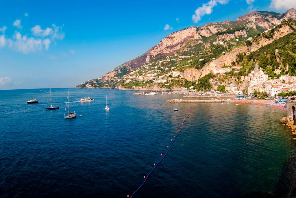 8-daagse cruise Oost Middellandse Zee met Norwegian Sun Ontdek Je Adembenemende Bestemmingen Die Je Hart Sneller Doen Kloppen. Verken Het Sprookjesachtige Kotor In Montenegro – afbeelding 3
