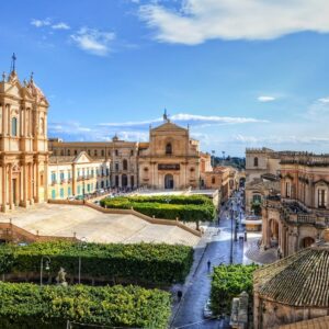 8-daagse cruise West Middellandse Zee met Costa Toscana. Dit Mooie Schip Neemt Je In 8 Dagen Mee Over De Middellandse Zee En Zal Allereerst Aanmeren In Marseille – afbeelding 1